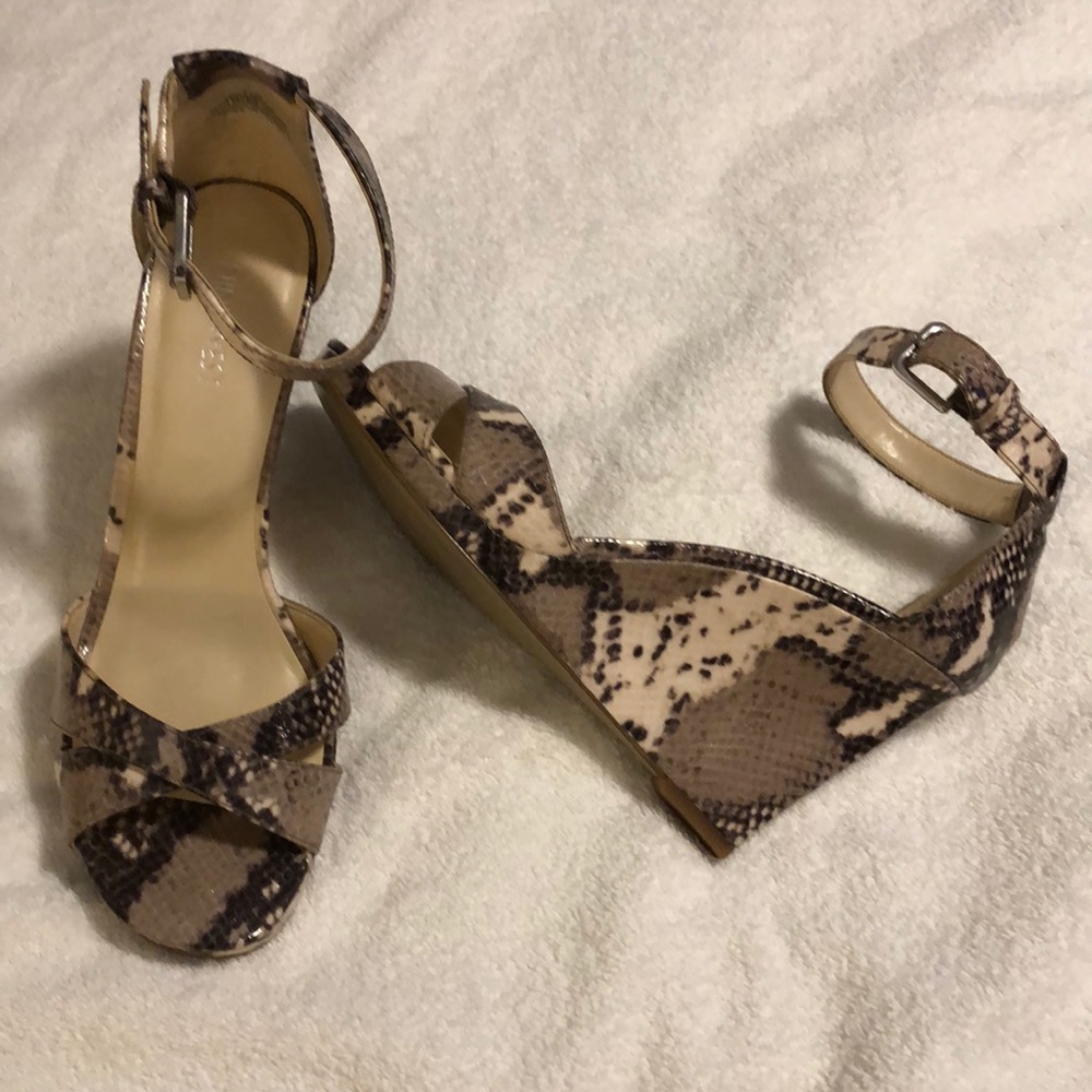 Shoes - Picture 2 of 2
